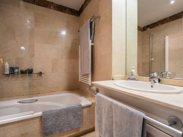 Atico Duplex Las Rozas de Madrid Bano