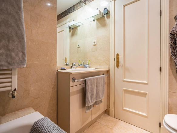 Atico Duplex Las Rozas de Madrid Bano