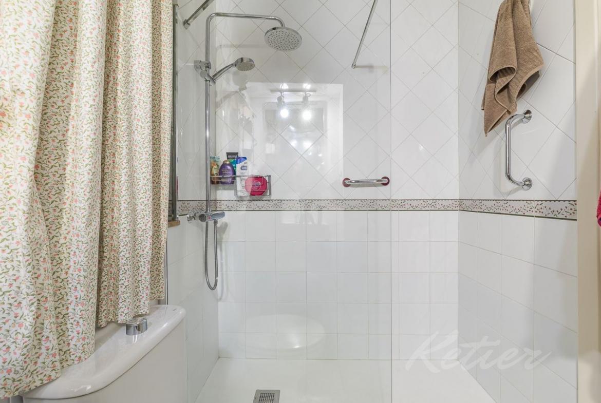 Chalet Gran Parcela Bano