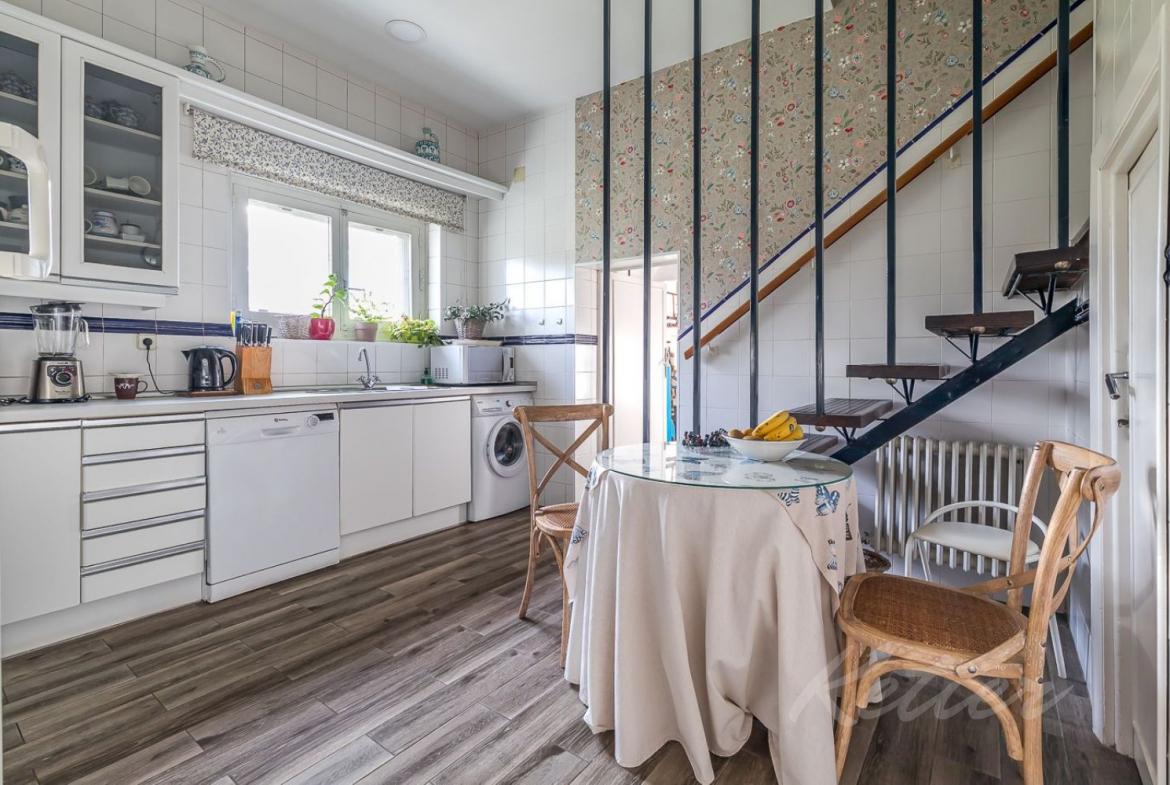 Chalet Gran Parcela Cocina Servicio