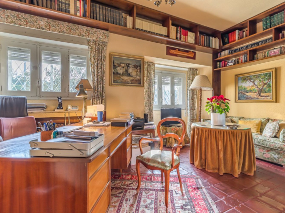 Chalet Gran Parcela Despacho