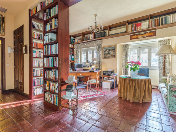 Chalet Gran Parcela Despacho