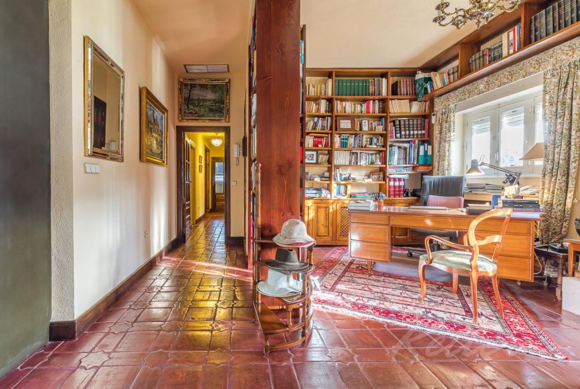 Chalet Gran Parcela Despacho