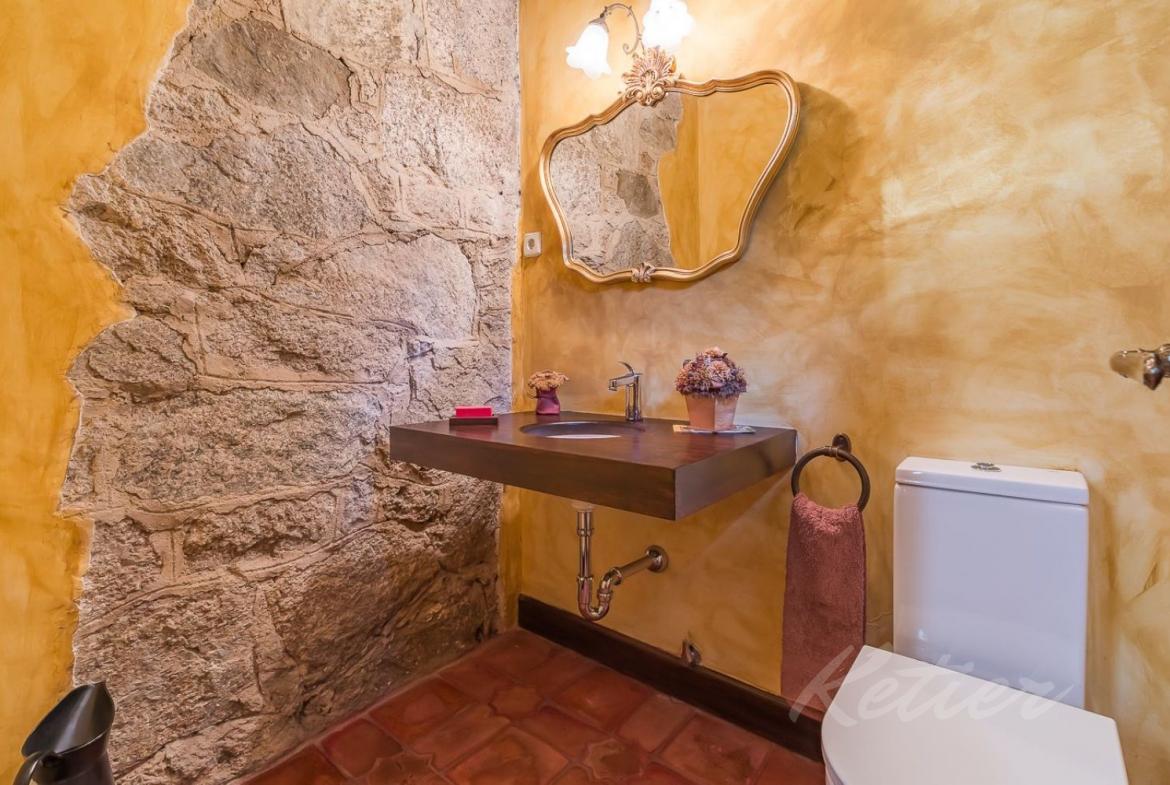 Chalet Gran Parcela Dormitorio Aseo