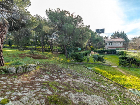 Chalet Gran Parcela Jardin