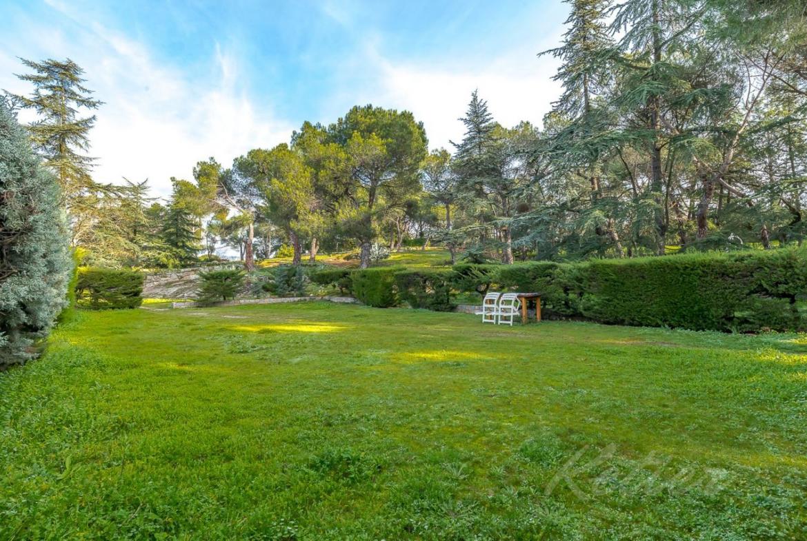 Chalet Gran Parcela Jardin