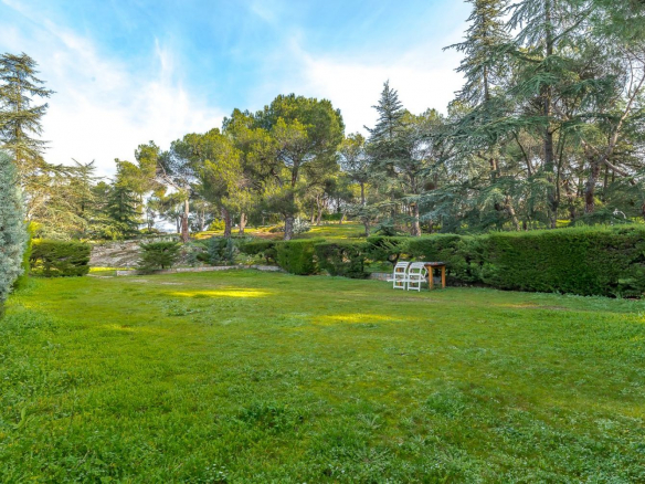 Chalet Gran Parcela Jardin