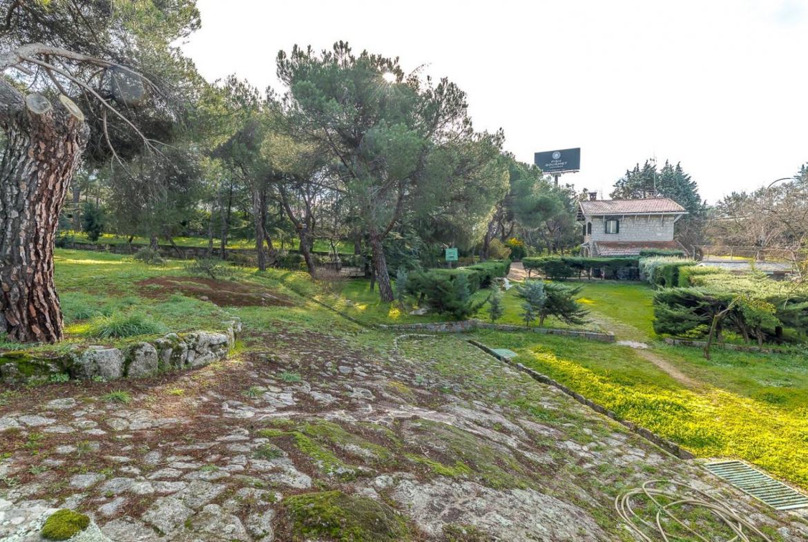 Chalet Gran Parcela Jardin