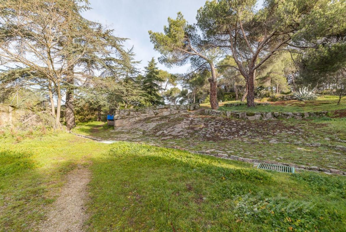 Chalet Gran Parcela Jardin