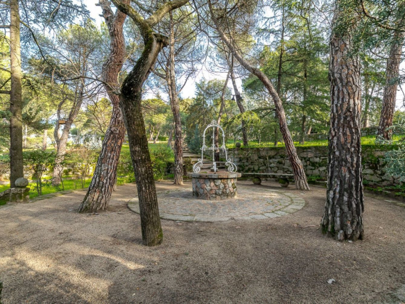 Chalet Gran Parcela Jardin