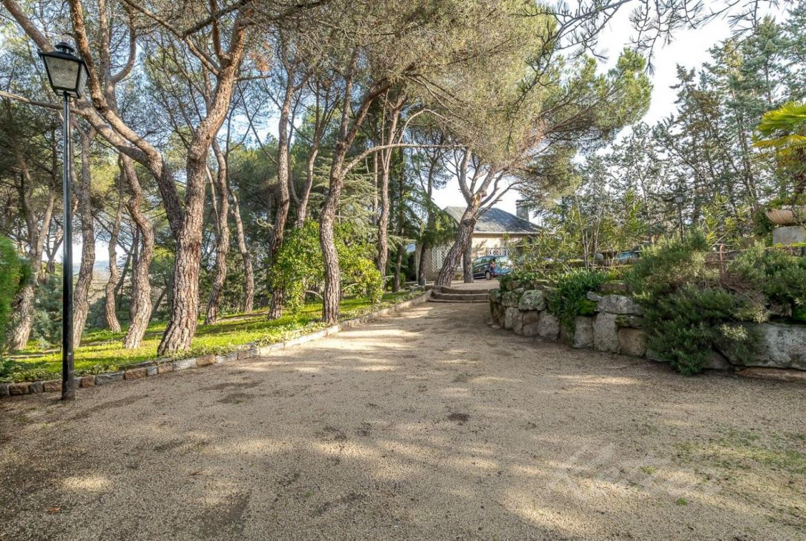 Chalet Gran Parcela Jardin