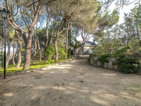 Chalet Gran Parcela Jardin