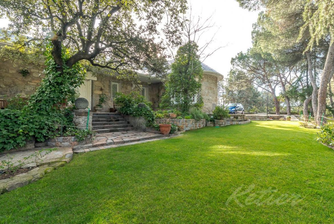 Chalet Gran Parcela Jardin