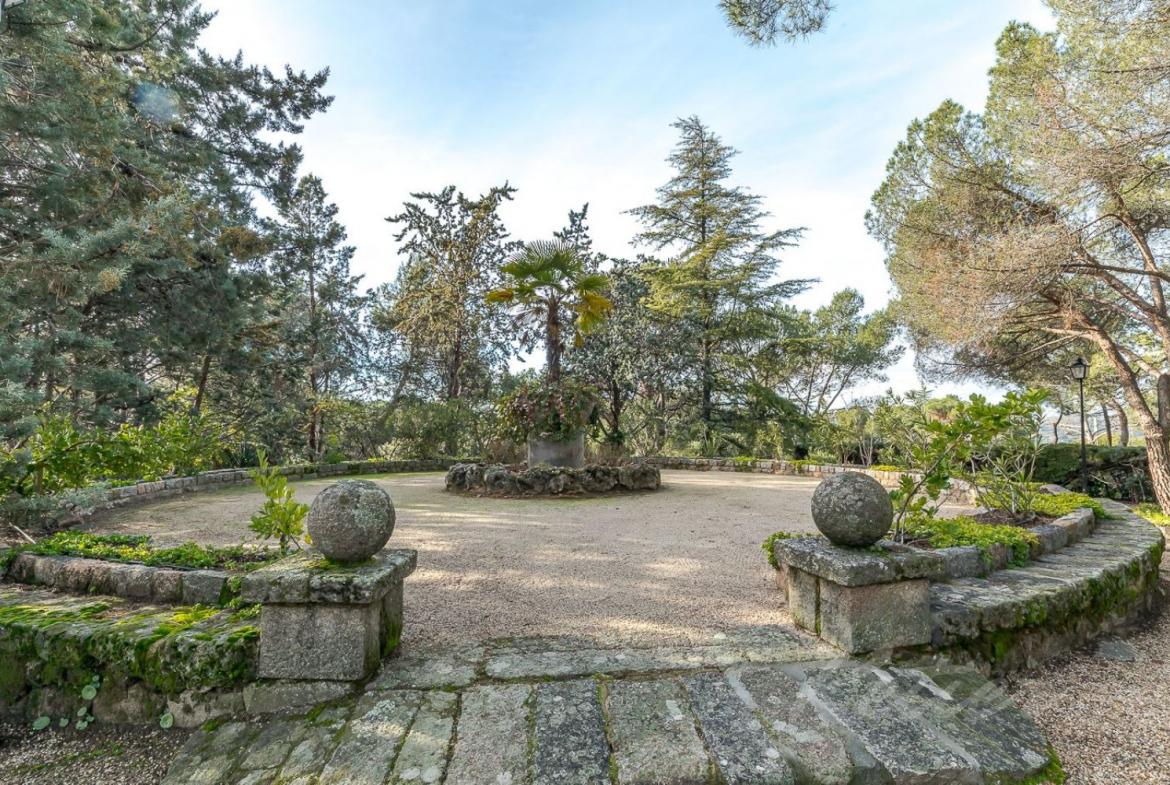 Chalet Gran Parcela Jardin