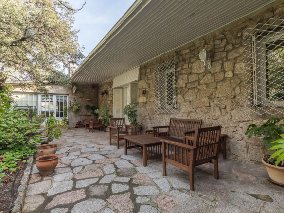 Chalet Gran Parcela Porche