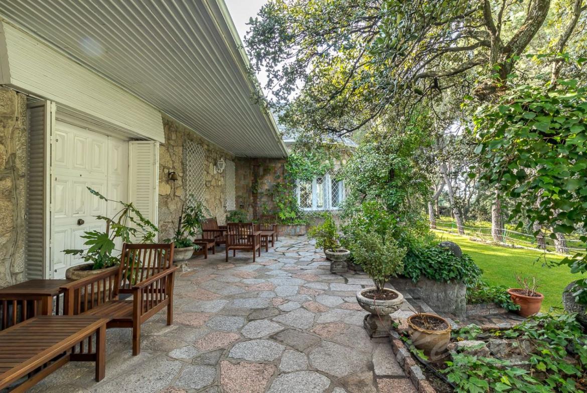 Chalet Gran Parcela Porche