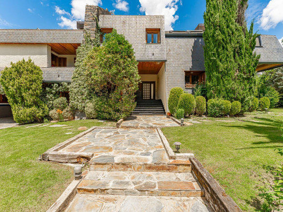 Chalet Independiente Boadilla del Monte Entrada