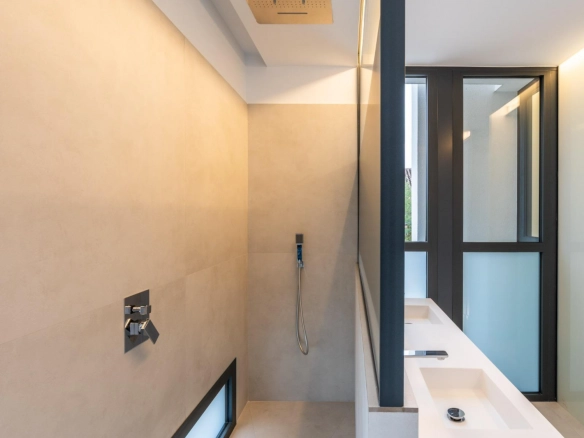 Chalet Independiente Club de Golf Las Rozas Bano