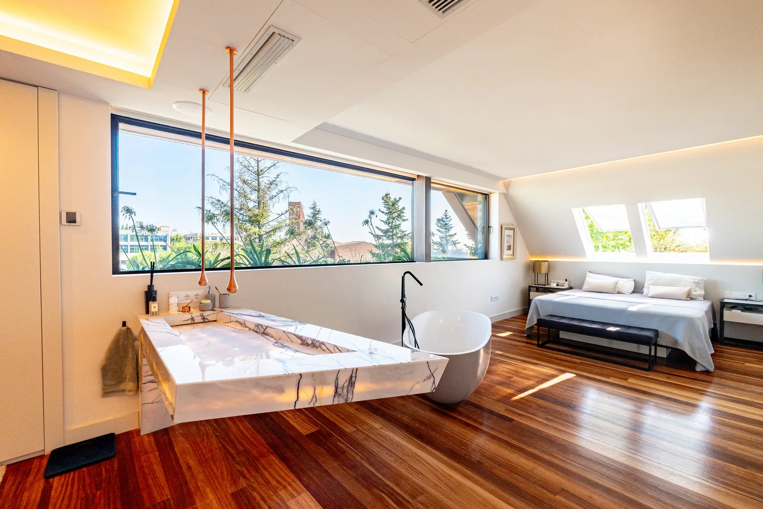 Detached villa near Las Rozas Golf Club, en-suite bedroom (summer)