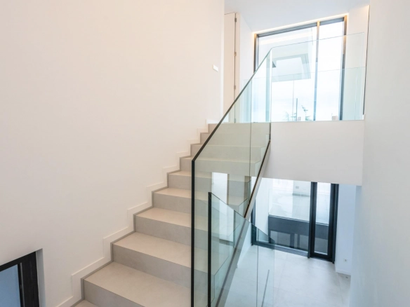 Chalet Independiente Club de Golf Las Rozas Escaleras