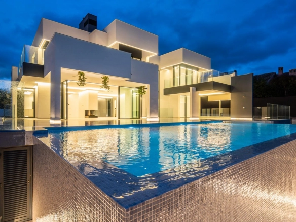 Chalet Independiente Club de Golf Las Rozas Piscina