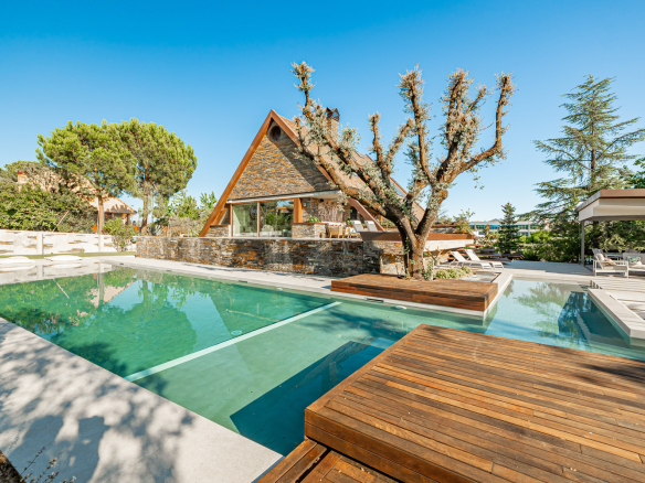 Chalet Independiente Club de Golf Las Rozas Piscina