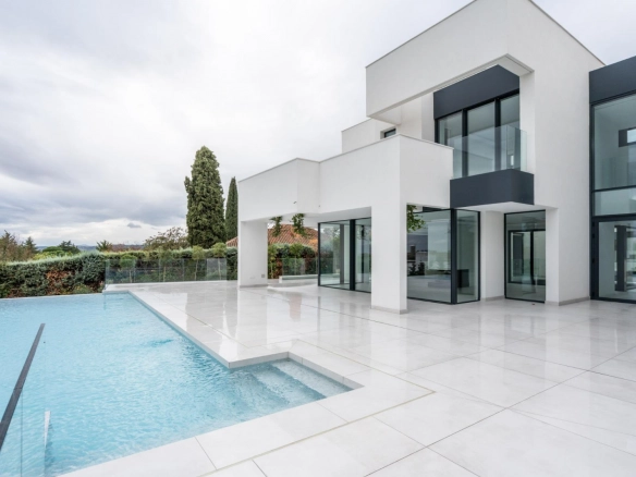 Chalet Independiente Club de Golf Las Rozas Piscina