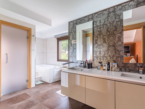 Chalet Independiente El Bosque Villaviciosa de Odon Bano