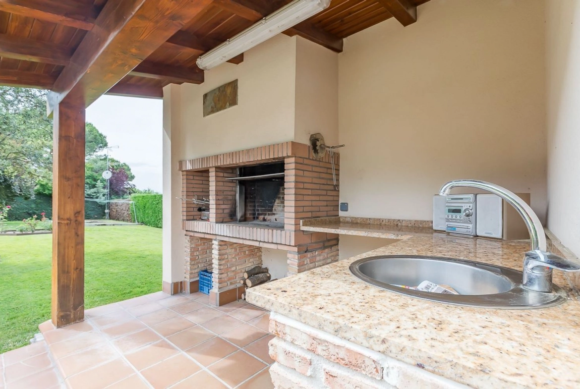 Chalet Independiente El Bosque Villaviciosa de Odon Barbacoa