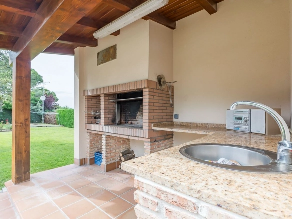 Chalet Independiente El Bosque Villaviciosa de Odon Barbacoa