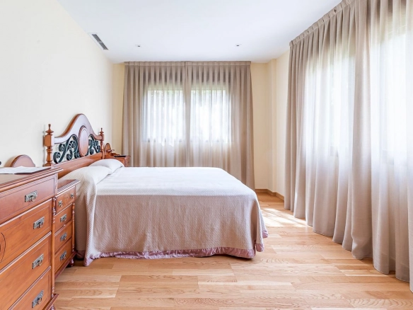 Chalet Independiente El Bosque Villaviciosa de Odon Dormitorio