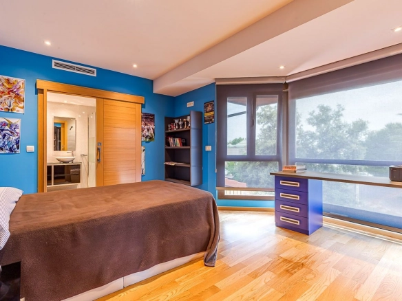 Chalet Independiente El Bosque Villaviciosa de Odon Dormitorio