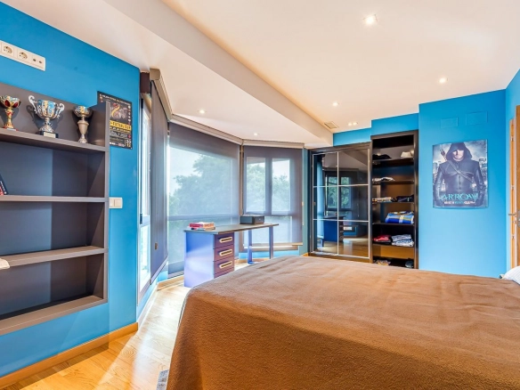 Chalet Independiente El Bosque Villaviciosa de Odon Dormitorio