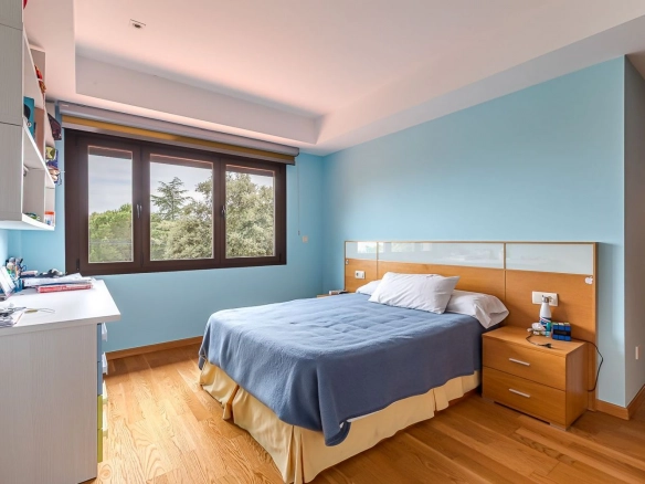 Chalet Independiente El Bosque Villaviciosa de Odon Dormitorio