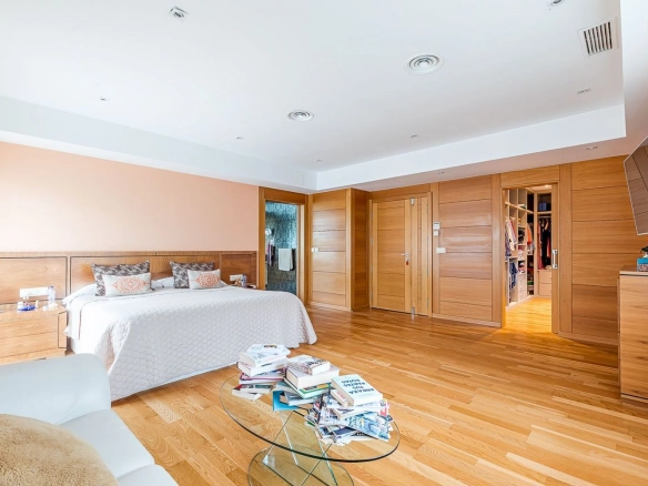 Chalet Independiente El Bosque Villaviciosa de Odon Dormitorio