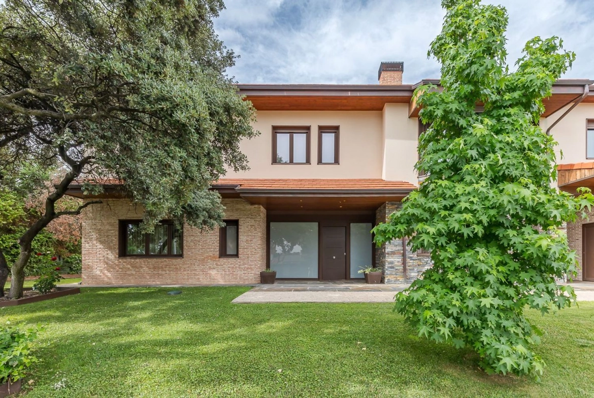 Chalet Independiente El Bosque Villaviciosa de Odon Exterior