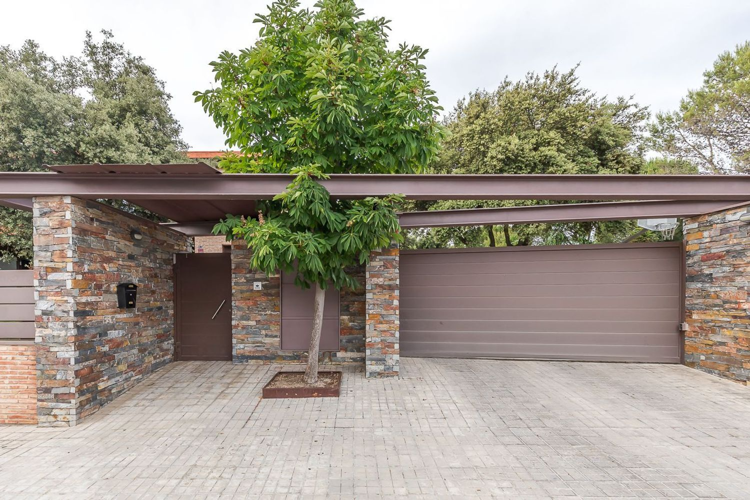 Chalet Independiente El Bosque Villaviciosa de Odon Garaje