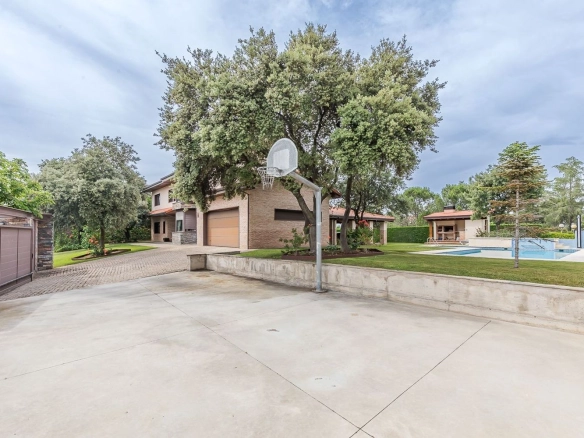 Chalet Independiente El Bosque Villaviciosa de Odon Jardin