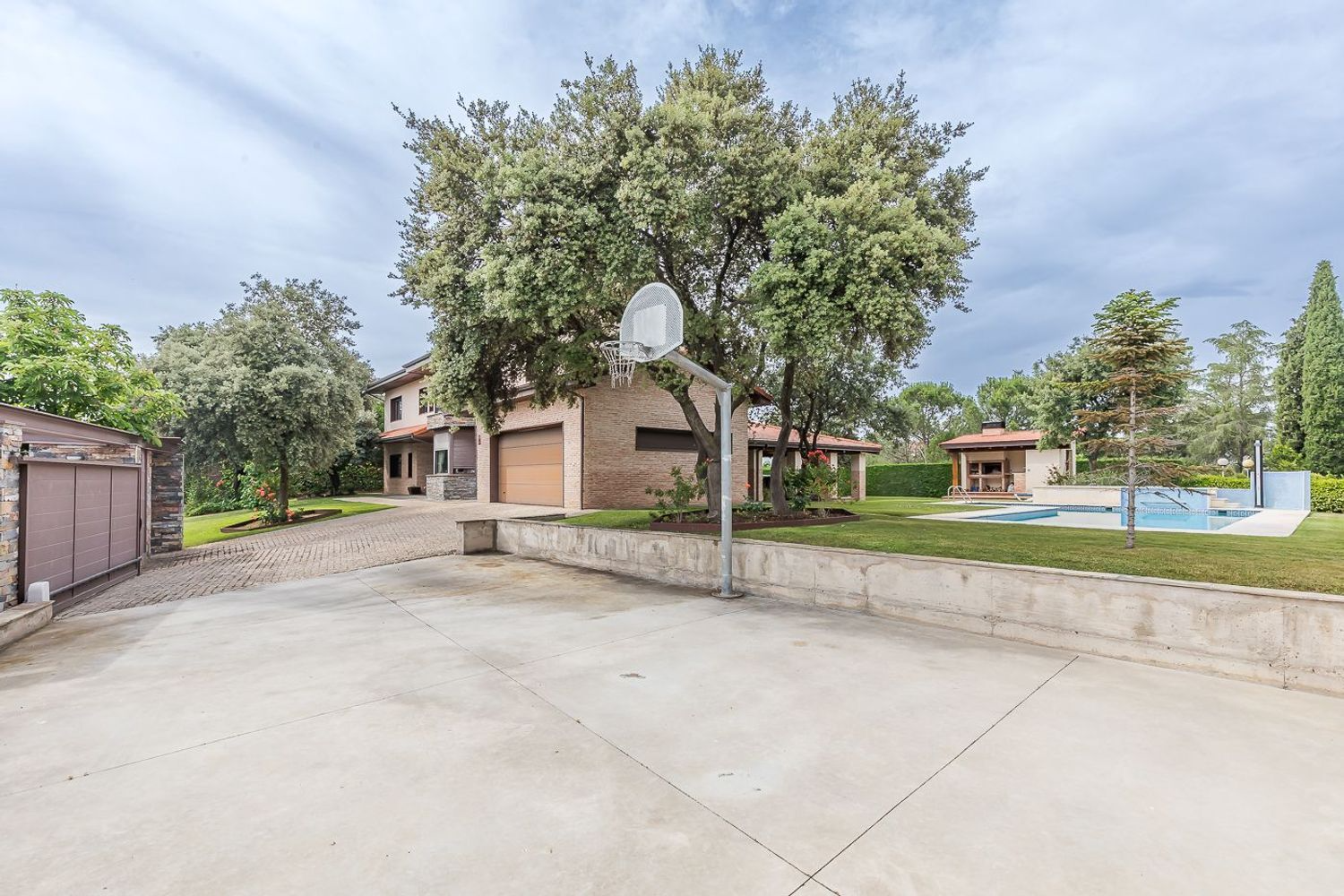 Chalet Independiente El Bosque Villaviciosa de Odon Jardin