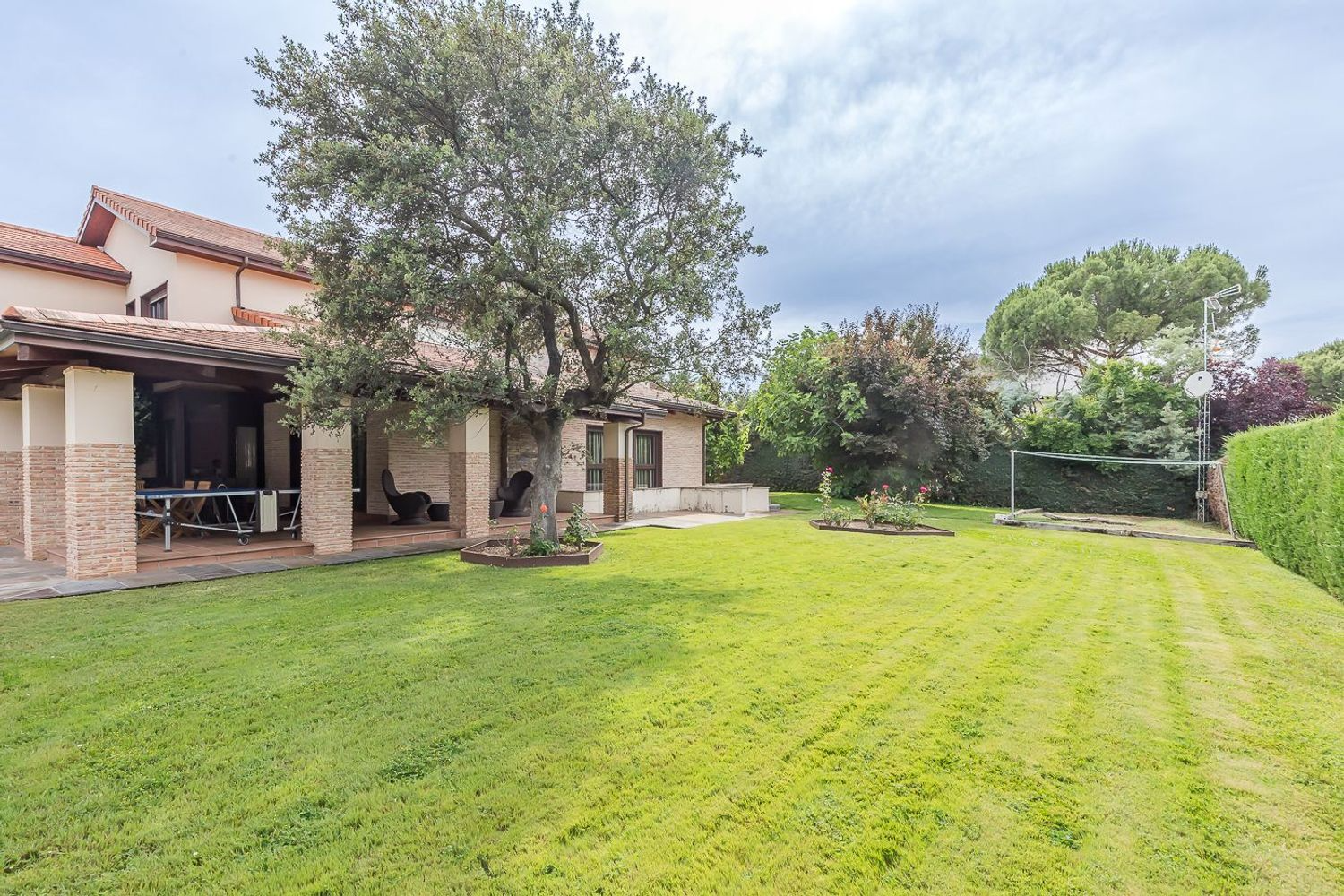 Chalet Independiente El Bosque Villaviciosa de Odon Jardin