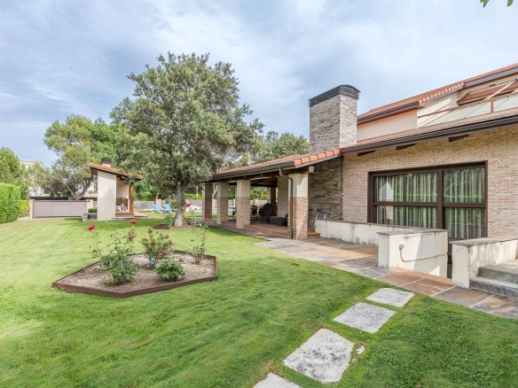 Chalet Independiente El Bosque Villaviciosa de Odon Jardin