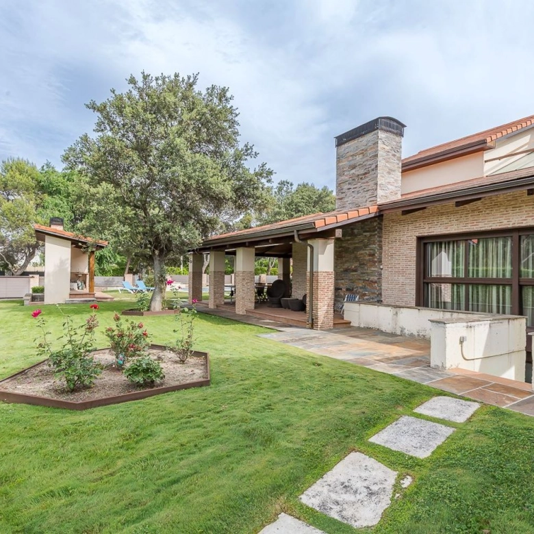Chalet Independiente El Bosque Villaviciosa de Odon Jardin