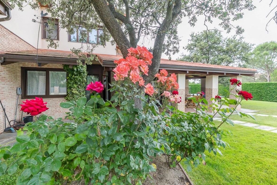 Chalet Independiente El Bosque Villaviciosa de Odon Jardin