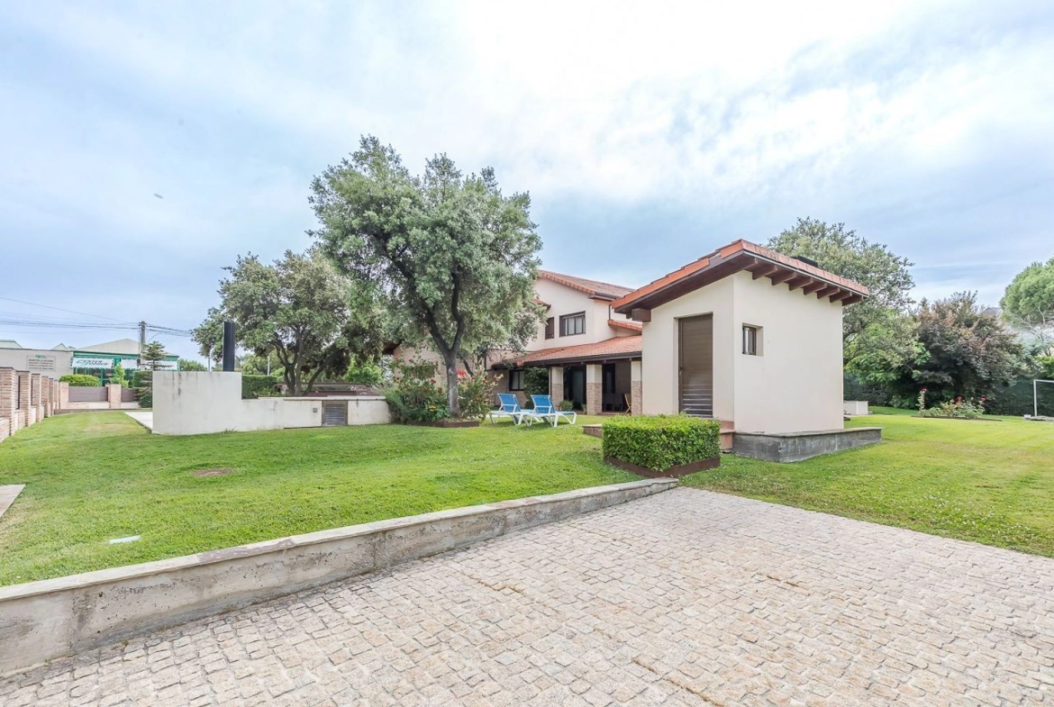 Chalet Independiente El Bosque Villaviciosa de Odon Parcela