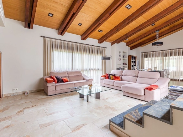 Chalet Independiente El Bosque Villaviciosa de Odon Salon