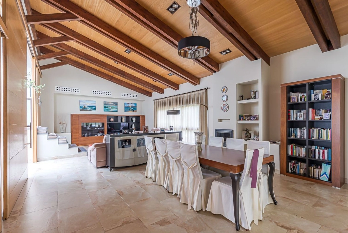 Chalet Independiente El Bosque Villaviciosa de Odon Salon Comedor