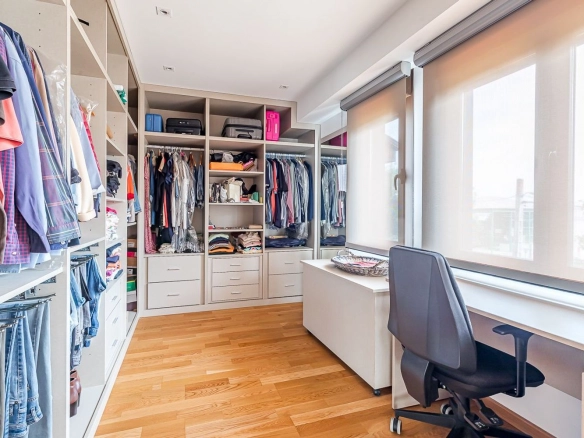 Chalet Independiente El Bosque Villaviciosa de Odon Vestidor