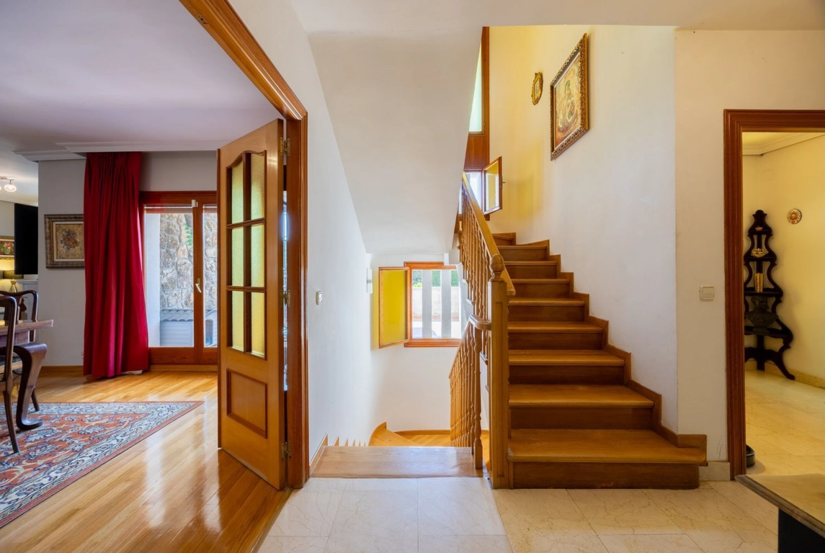 Chalet Independiente Golf Las Rozas de Madrid Escaleras
