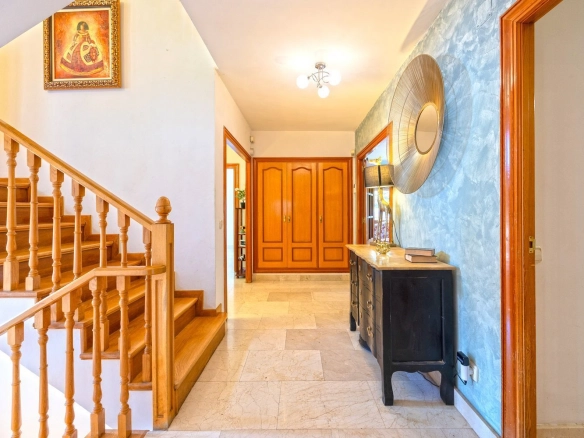 Chalet Independiente Golf Las Rozas de Madrid Pasillo