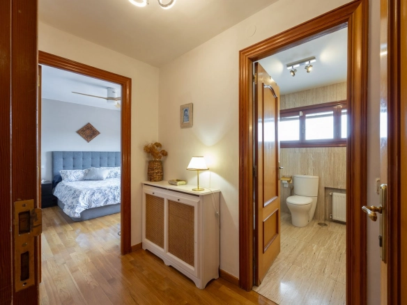 Chalet Independiente Golf Las Rozas de Madrid Pasillo